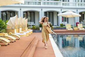 Moodhoian Riverside Resort & Spa