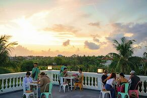 Moodhoian Riverside Resort & Spa