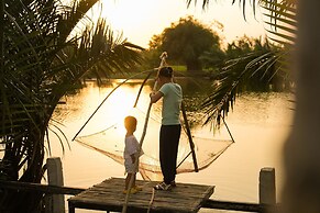 Moodhoian Riverside Resort & Spa