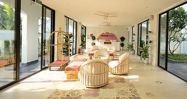 Moodhoian Riverside Resort & Spa