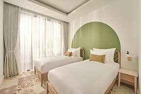 Moodhoian Riverside Resort & Spa