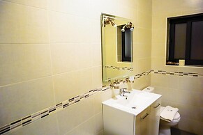 3 Bedroom Apartment With Private Pool and hot tub
