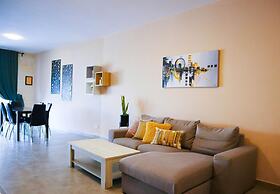 3 Bedroom Apartment With Private Pool and hot tub