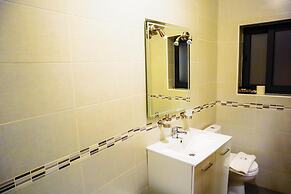 3 Bedroom Apartment With Private Pool and hot tub