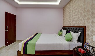 Treebo Three Street Inn