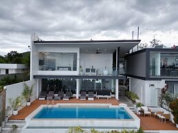 Epic Suites Bohol - Adults Only