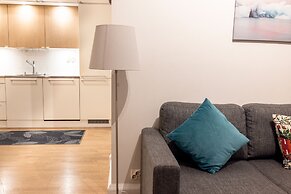 2ndhomes Center Home w Sauna & Balcony