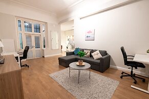 2ndhomes Center Home w Sauna & Balcony