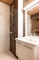 2ndhomes Center Home w Sauna & Balcony