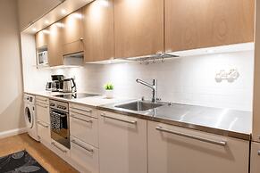 2ndhomes Center Home w Sauna & Balcony