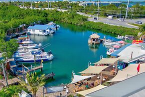Aqua Lodges at Hurricane Hole Marina