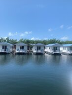 Aqua Lodges at Hurricane Hole Marina