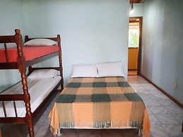 Casa de Temporada 4 Coqueiros, 16 Hóspedes, Piscina, 4 Suítes e Churra