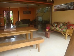 Casa de Temporada 4 Coqueiros, 16 Hóspedes, Piscina, 4 Suítes e Churra