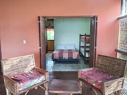 Casa de Temporada 4 Coqueiros, 16 Hóspedes, Piscina, 4 Suítes e Churra