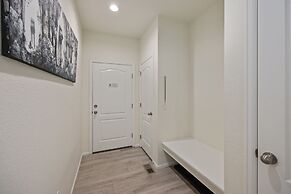 Modern & Stunning Home Near Breweries and Old Town!