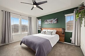 Modern & Stunning Home Near Breweries and Old Town!