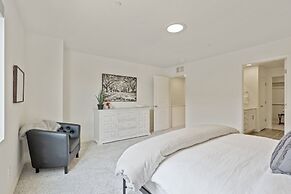 New! Cozy Colorado Living – 8 Min From Old Town!