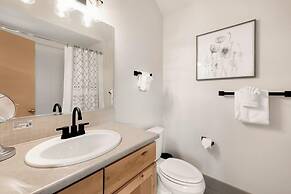 Hip Old Town North Gem! Near Breweries and River!