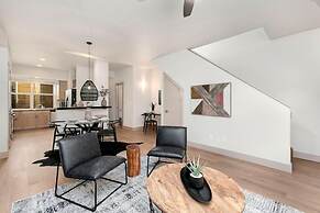 Hip Old Town North Gem! Near Breweries and River!