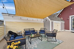 Hip Old Town North Gem! Near Breweries and River!