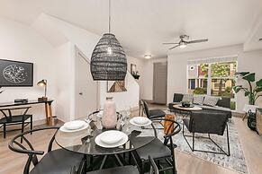 Hip Old Town North Gem! Near Breweries and River!