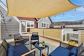 Hip Old Town North Gem! Near Breweries and River!