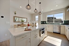 938 Jerome St Unit 1