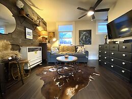 The Chic Guest Retreat in Old Town Near Csu!