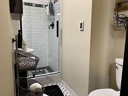 The Chic Guest Retreat in Old Town Near Csu!