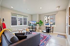 Quiet Urban Community – Designer Home W/ Hot Tub!