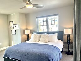 Quiet Urban Community – Designer Home W/ Hot Tub!