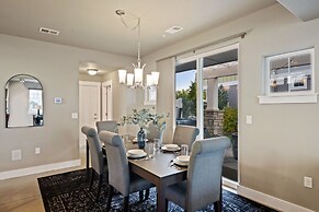 Quiet Urban Community – Designer Home W/ Hot Tub!