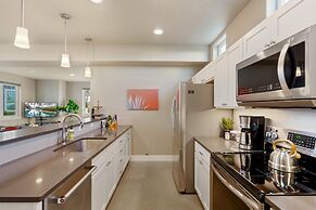 Quiet Urban Community – Designer Home W/ Hot Tub!