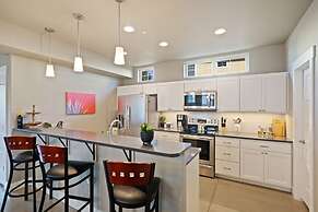 Quiet Urban Community – Designer Home W/ Hot Tub!