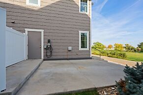 Quiet Urban Community – Designer Home W/ Hot Tub!