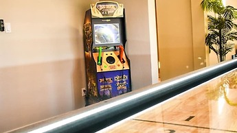 4-bdrm Vacation Dream Home W/backyard Paradise!