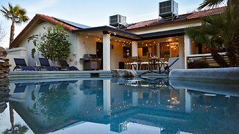 4-bdrm Vacation Dream Home W/backyard Paradise!