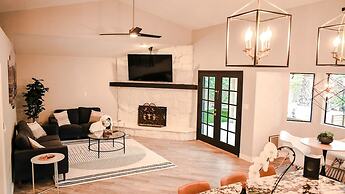 4-bdrm Vacation Dream Home W/backyard Paradise!