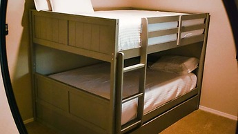 4-bdrm Vacation Dream Home W/backyard Paradise!