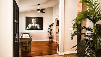 4-bdrm Vacation Dream Home W/backyard Paradise!