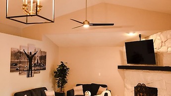 4-bdrm Vacation Dream Home W/backyard Paradise!