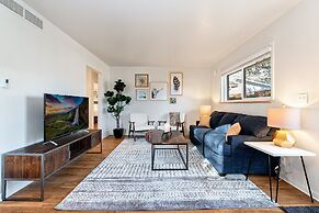 Centrally Located Townhome Near PVH - Dog Friendly