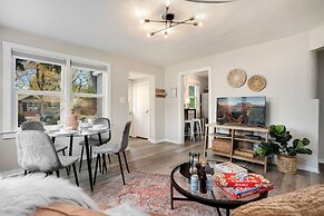 Charming Old Town Bungalow W/ Free Cruiser Bikes