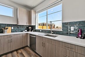 938 Jerome St Unit 3