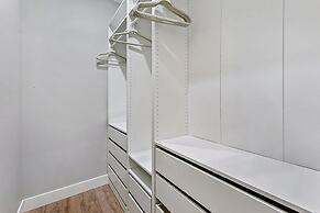 Cozy Chic Home in Downtown Loveland!