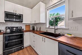 Cozy Chic Home in Downtown Loveland!