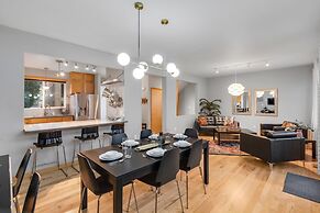 Sleek Home Near Old Town W/ Rftp Hot Tub & Mtn Views