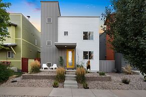 Sleek Home Near Old Town W/ Rftp Hot Tub & Mtn Views