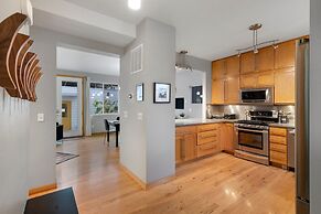 Sleek Home Near Old Town W/ Rftp Hot Tub & Mtn Views